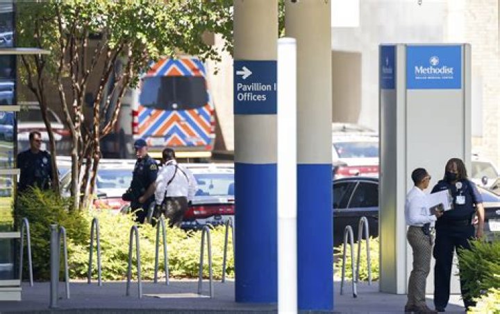 
2 nurses fatally shot at Methodist Dallas Medical Center; parolee in custody 