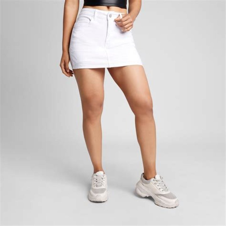 TOWIE Actress Yazmin Oukhellou Talks Of Domestic Violence From Ex Partner, Details on The Relationship