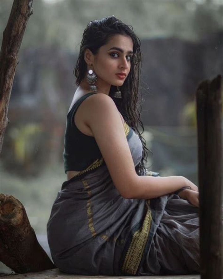 Aayesha Vindhara Height, Weight, Net Worth, Age, Birthday, Wikipedia, Who, Instagram, Biography