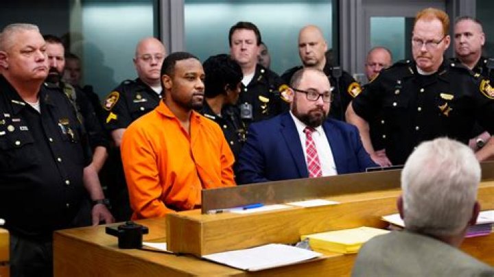 
Alabama Man Shoots, Kills Wife Before Being Shot By Another Family Member: Police 