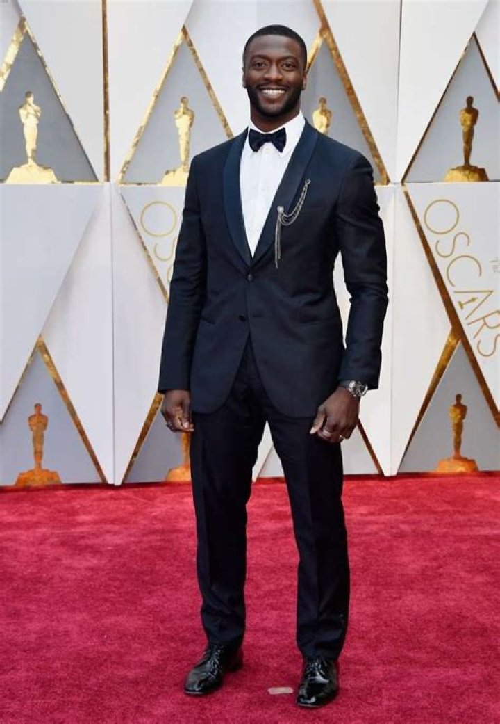 
Aldis Hodge Height, Weight, Net Worth, Age, Birthday, Wikipedia, Who, Nationality, Biography 