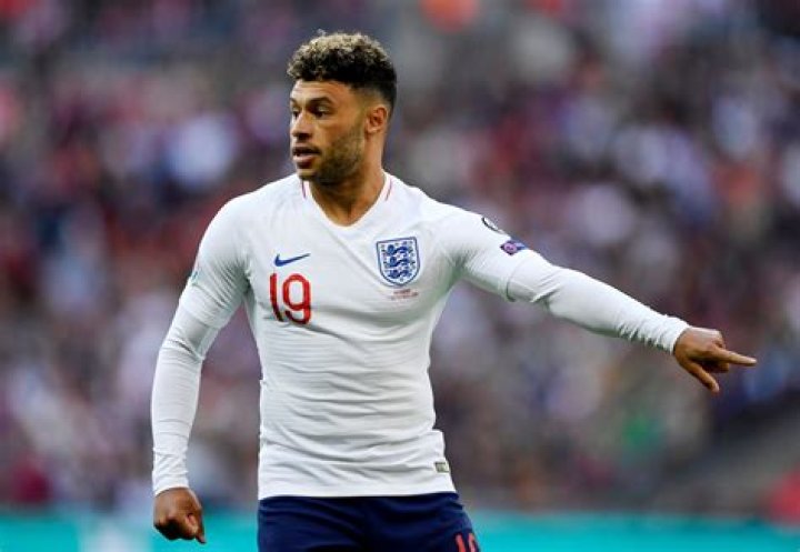 Alex Oxlade-Chamberlain Height, Weight, Net Worth, Age, Birthday, Wikipedia, Who, Nationality, Biography