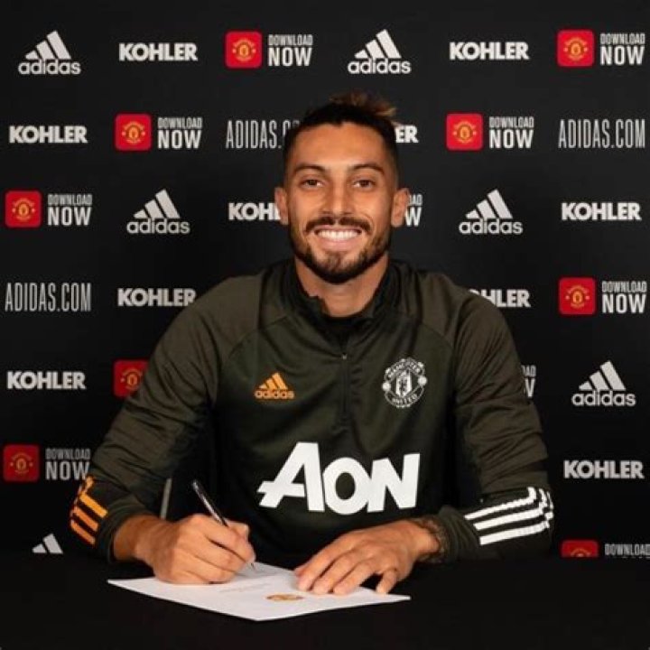 
Alex Telles Height, Weight, Net Worth, Age, Birthday, Wikipedia, Who, Nationality, Biography 