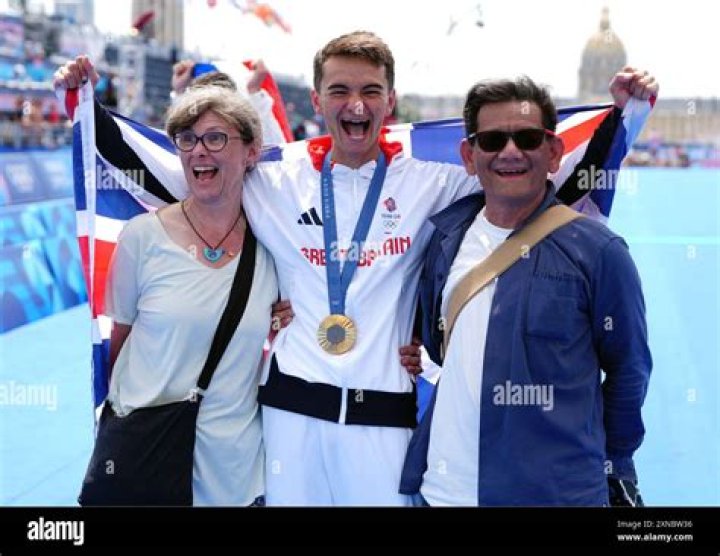 
Alex Yee parents And Family – Meet British Runner Father Ron And Mother 