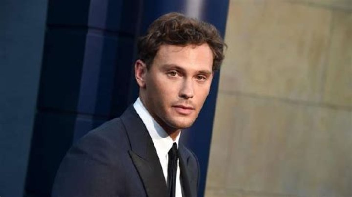 Alexander Koch Height, Weight, Net Worth, Age, Birthday, Wikipedia, Who, Nationality, Biography