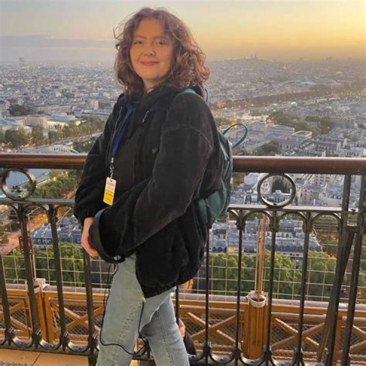 Alice Oseman Height, Weight, Net Worth, Age, Birthday, Wikipedia, Who, Nationality, Biography