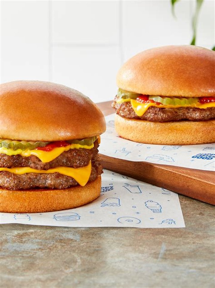 
All you need to know about Dairy Queen’s Cheeseburger Lovers Deal 