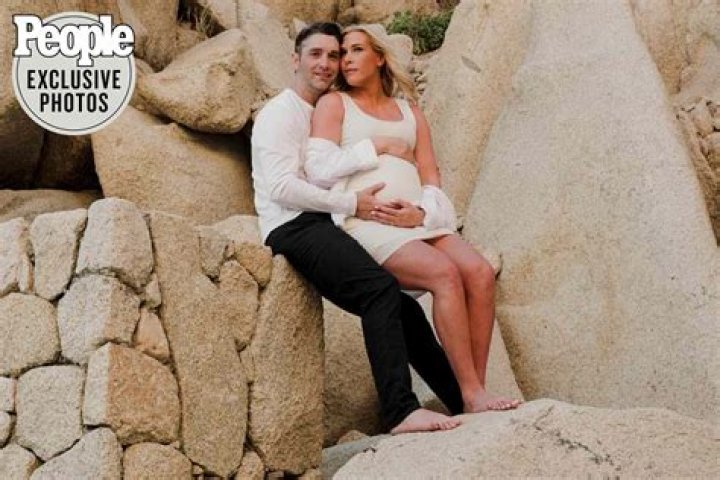 
Allie Long Announces Pregnancy With Boyfriend Casey Cordial, Announcement Photos & Relationship In Detail 