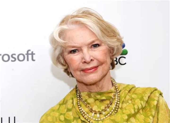 Amelia Burstyn Height, Weight, Net Worth, Age, Birthday, Wikipedia, Who, Instagram, Biography
