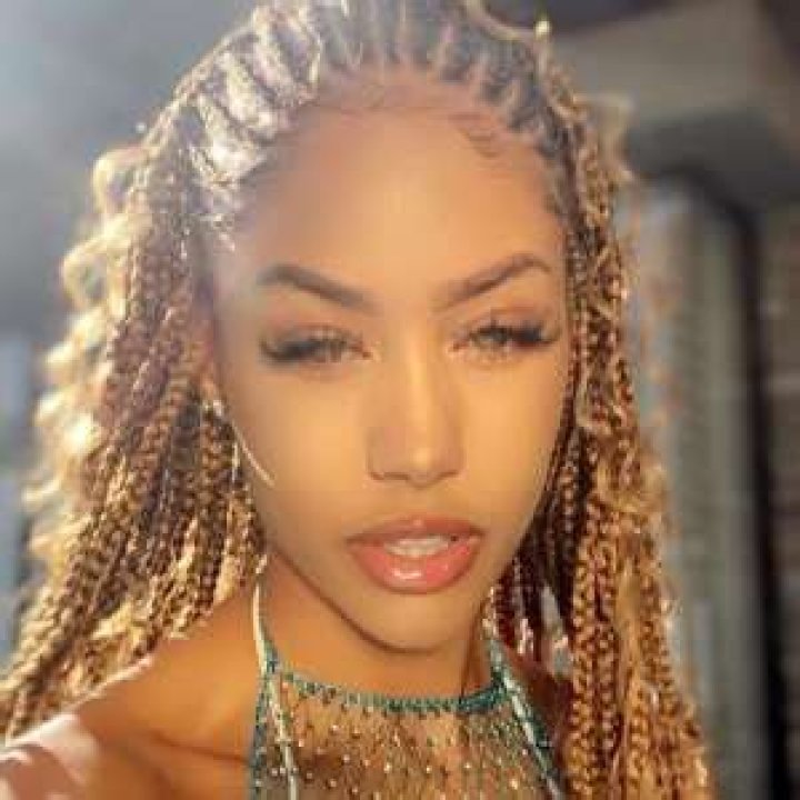 
Amelia Monet Height, Weight, Net Worth, Age, Birthday, Wikipedia, Who, Nationality, Biography 