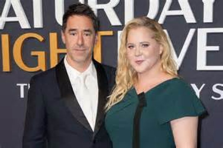 
Amy Schumer Reveals Why She Fired Penn Badgley’s Wife As Her Doula 