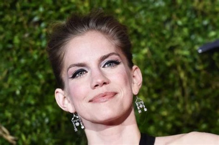 Anna Chlumsky Net Worth, Age, Birthday, Wikipedia, Who, Nationality, Biography