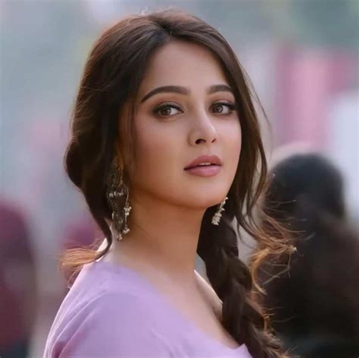 Anushka Ranjan Height, Weight, Net Worth, Age, Birthday, Wikipedia, Who, Nationality, Biography