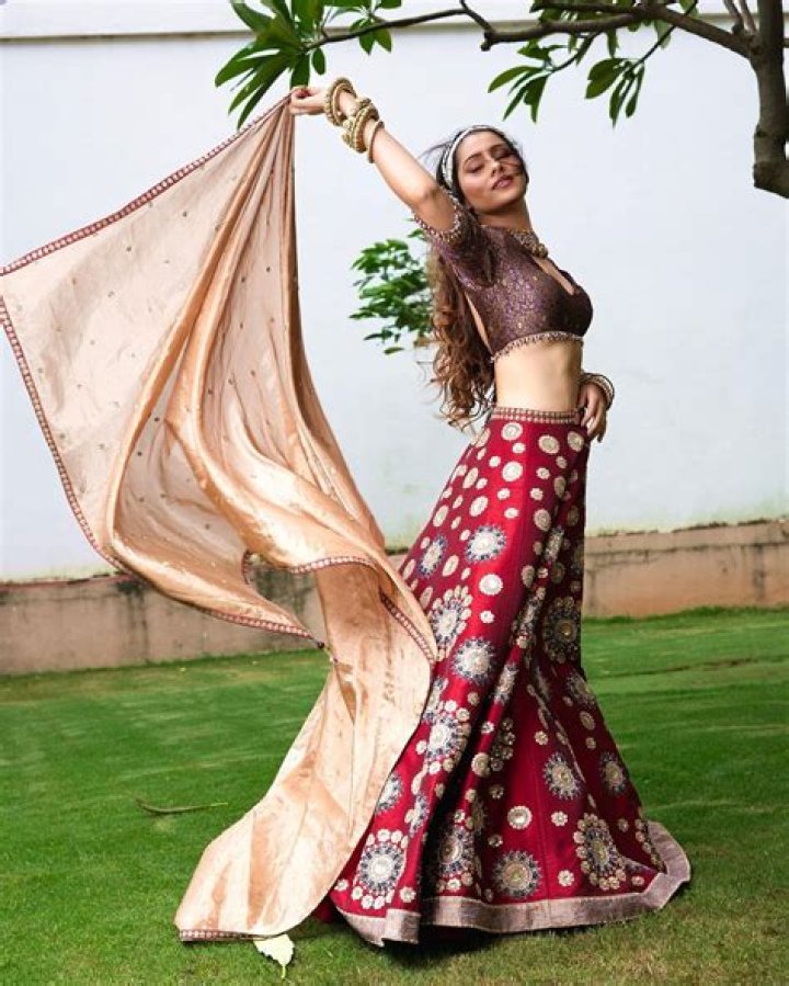 
Aparna Dixit Height, Weight, Net Worth, Age, Birthday, Wikipedia, Who, Nationality, Biography 