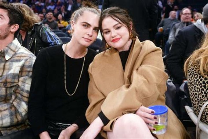 Are Selena Gomez And Cara Delevingne Dating? Is Cara Delevingne And Selena Gomez Friends?