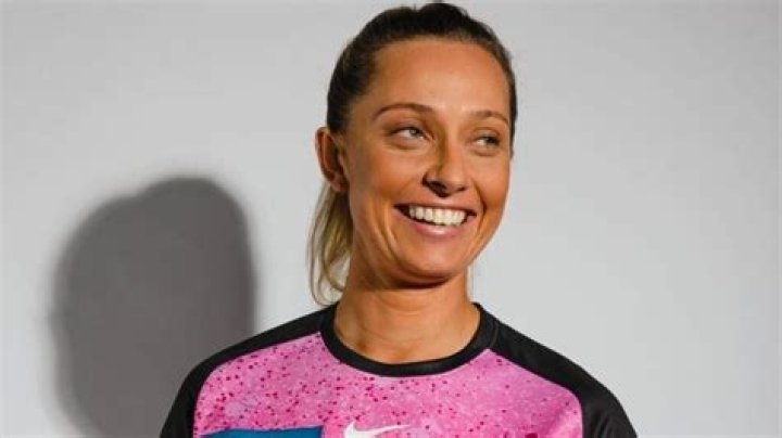 
Ashleigh Gardner Height, Weight, Net Worth, Age, Birthday, Wikipedia, Who, Nationality, Biography 