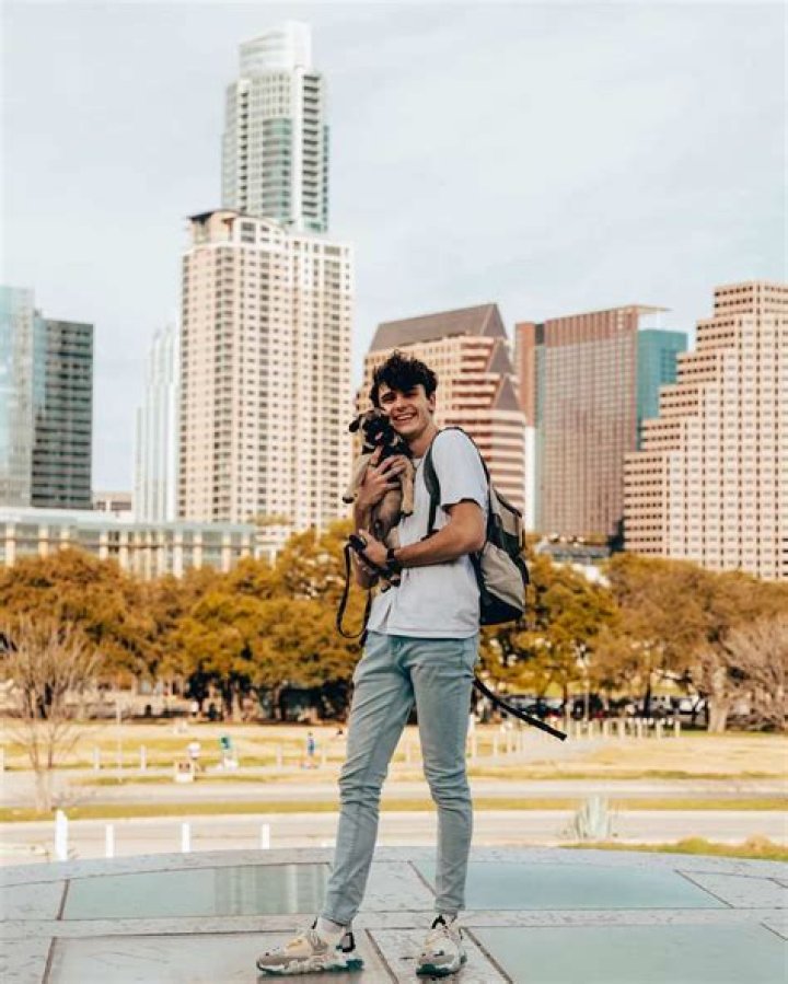 
Aydon Holley Height, Weight, Net Worth, Age, Birthday, Wikipedia, Who, Nationality, Biography 