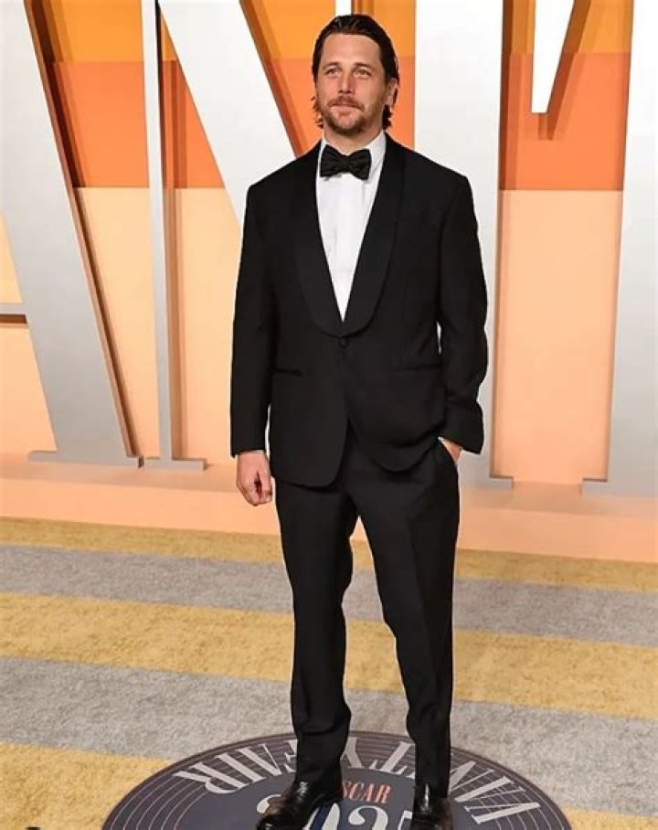 
Ben Robson Height, Weight, Net Worth, Age, Birthday, Wikipedia, Who, Instagram, Biography 