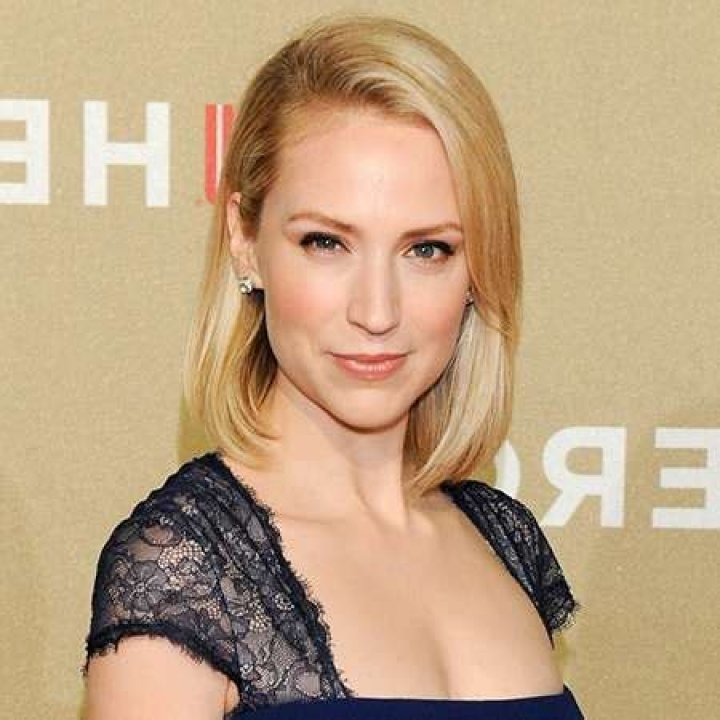 Beth Riesgraf Height, Weight, Net Worth, Age, Birthday, Wikipedia, Who, Instagram, Biography