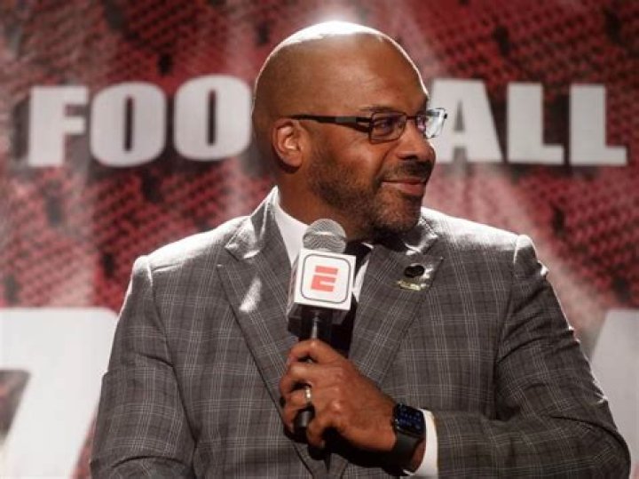 Broderick Fobbs Height, Weight, Net Worth, Age, Birthday, Wikipedia, Who, Nationality, Biography