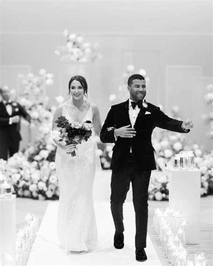 
Bubba Wallace Marries Amanda Carter! Inside Their New Year’s Eve Wedding in North Carolina 