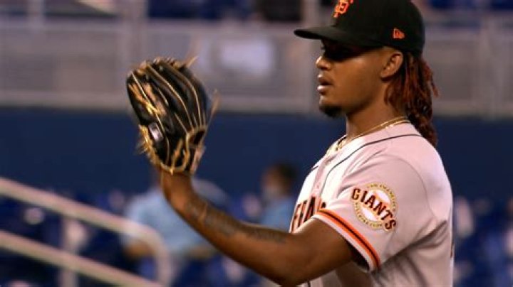 Camilo Doval Height, Weight, Net Worth, Age, Birthday, Wikipedia, Who, Nationality, Biography