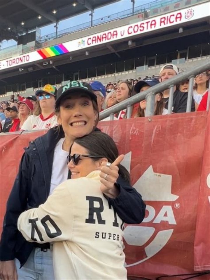 
Canadian Medalist Soccer Star Diana Matheson And Her Partner Anastasia Bucsis Are Getting Married In 2023 