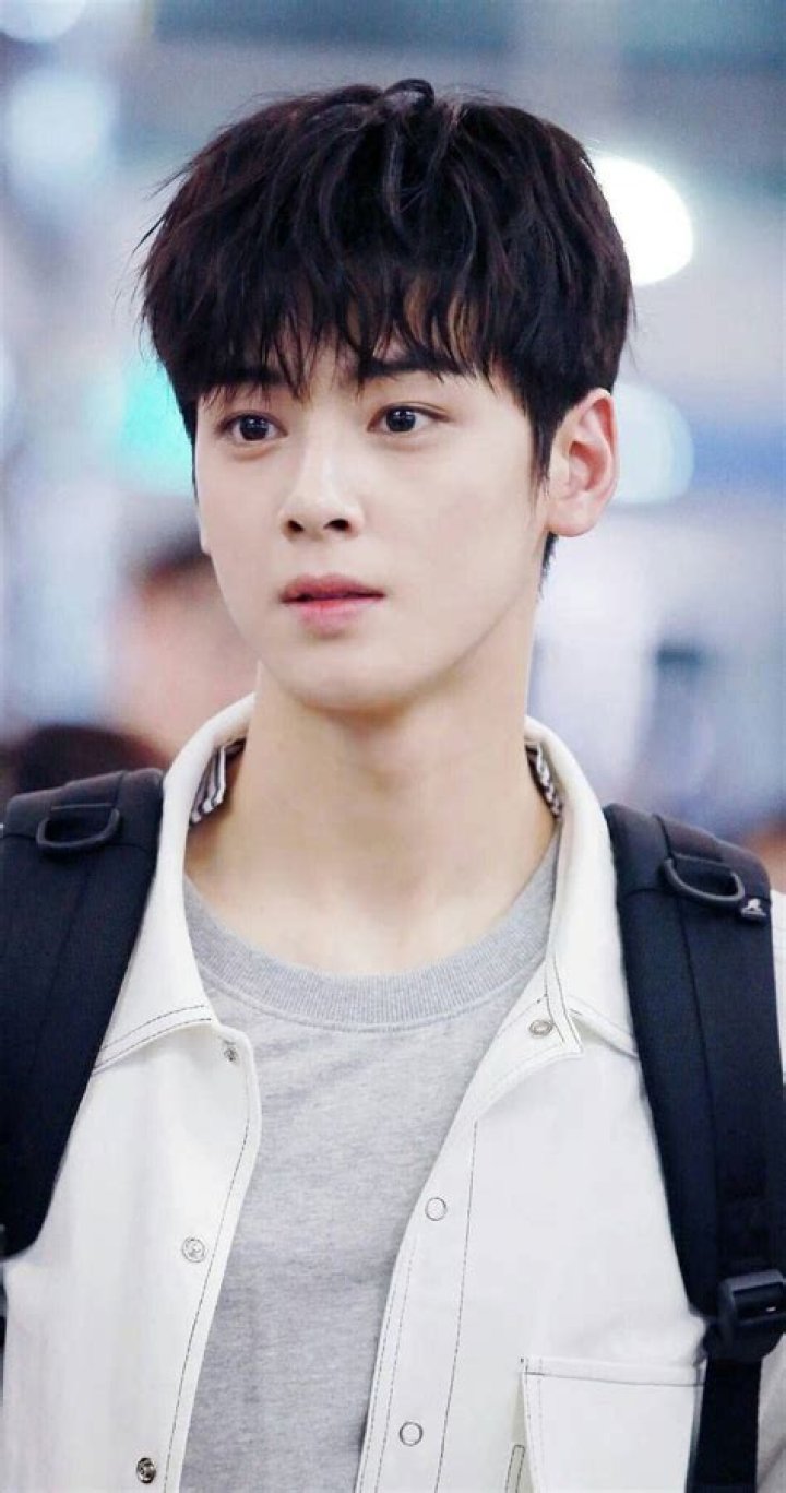 Cha Eun-woo Height, Weight, Net Worth, Age, Birthday, Wikipedia, Who, Nationality, Biography