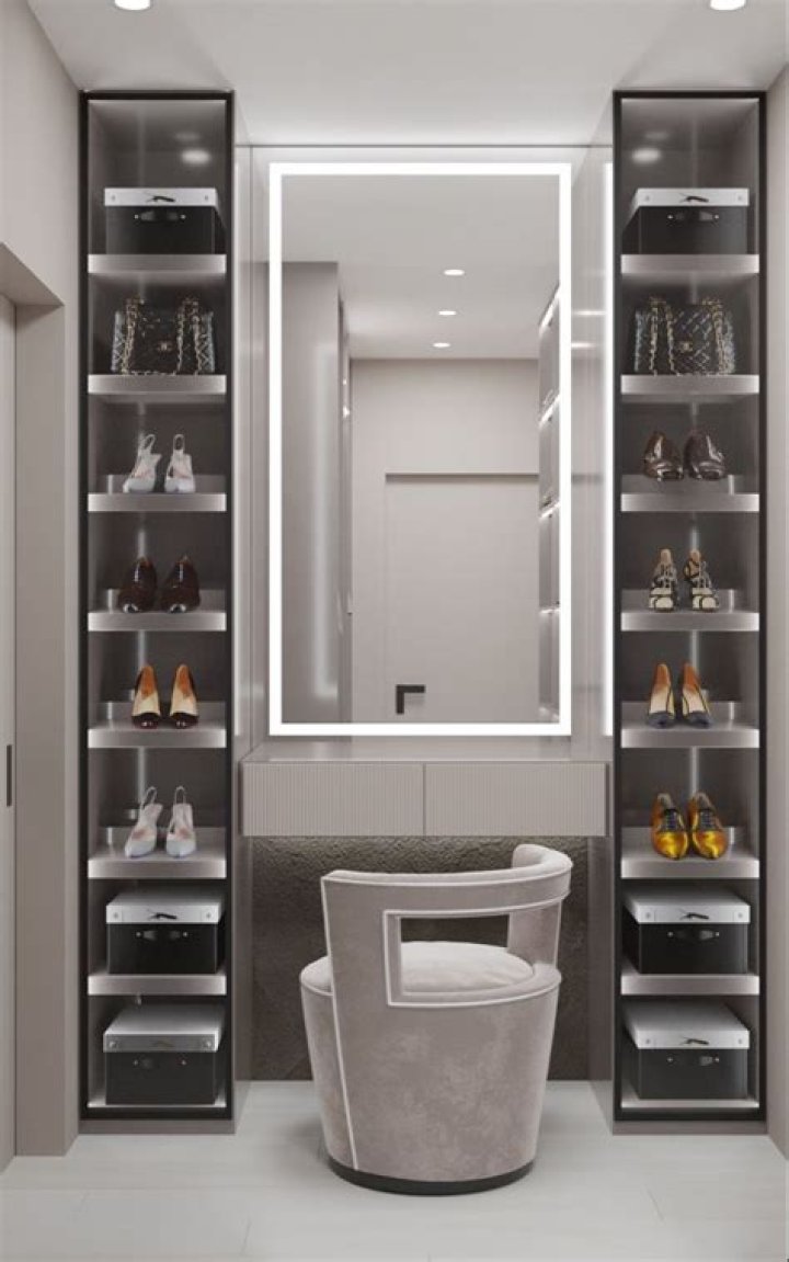 
Check Out Eloswag’s Unique Dressing In New Post On IG 