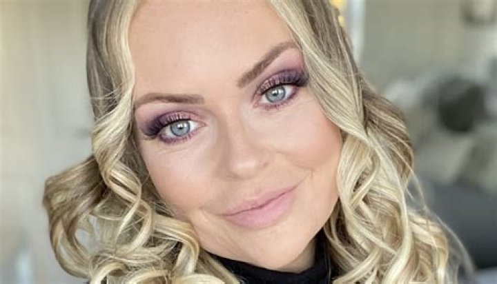 
Claire Barratt (TikTok Star) Biography, Age, Boyfriend, Height, Net Worth 