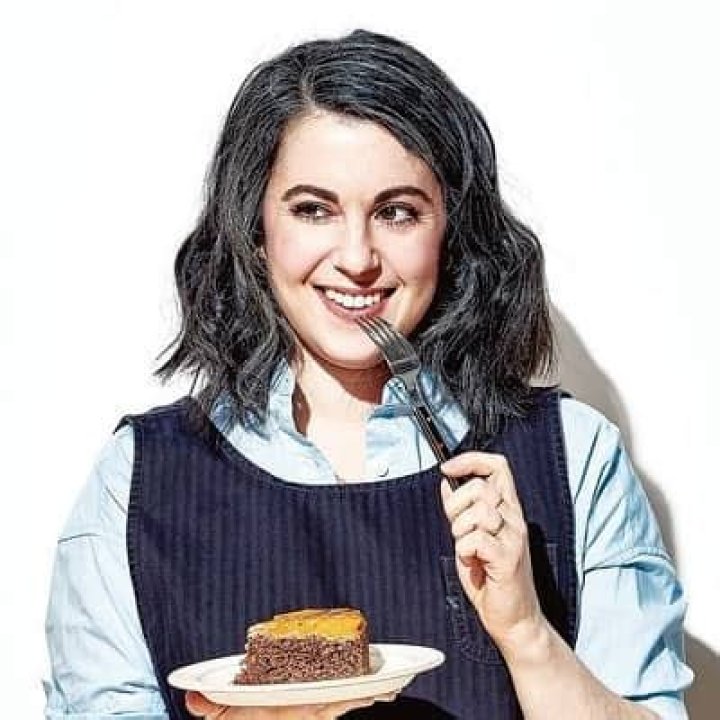 Claire Saffitz Height, Weight, Net Worth, Age, Birthday, Wikipedia, Who, Instagram, Biography