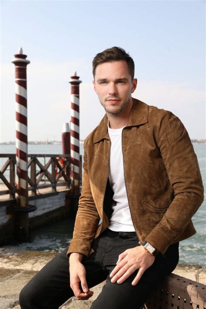 Colin Hoult Height, Weight, Net Worth, Age, Birthday, Wikipedia, Who, Instagram, Biography