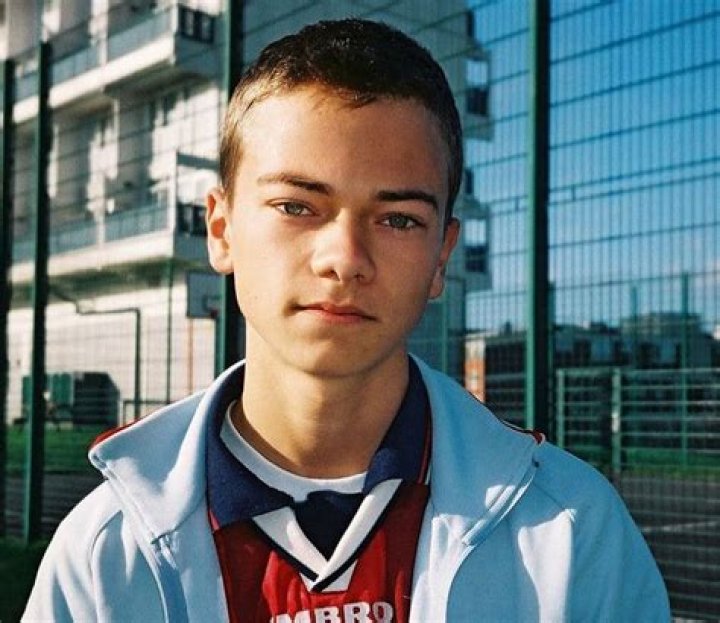 
Conrad Khan Height, Weight, Net Worth, Age, Birthday, Wikipedia, Who, Nationality, Biography 