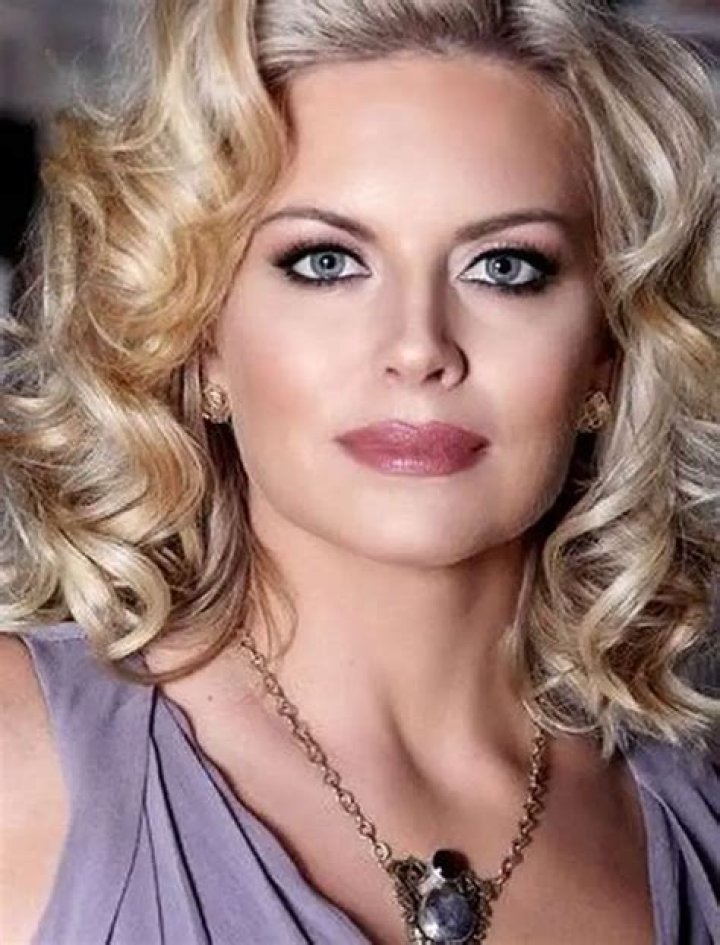 Courtney Friel Height, Weight, Net Worth, Age, Birthday, Wikipedia, Who, Nationality, Biography