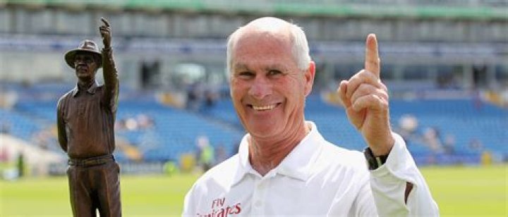 
Cricket Umpire Rudi Koertzen Passed Away At 73 – Death Cause And Obituary, Twitter Floods With Tributes 