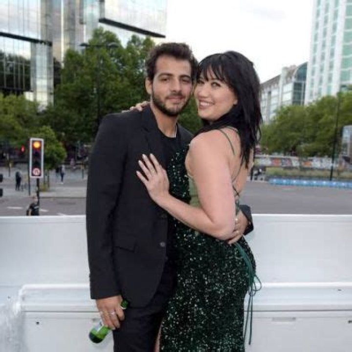 
Daisy Lowe Got Engaged To Her Long-Time Boyfriend Jordan Saul 