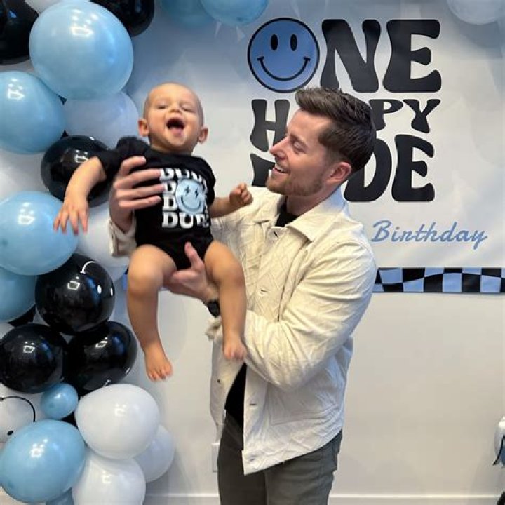 Daniella Hemsley Height, Weight, Net Worth, Age, Birthday, Wikipedia, Who, Nationality, Biography