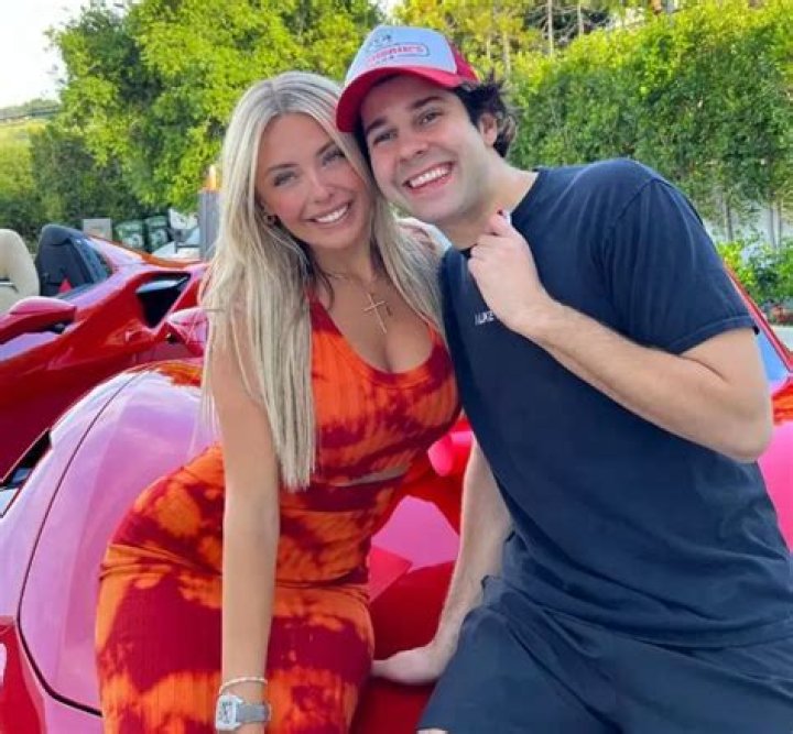 
David Dobrik Girlfriend 2022, Who is David Dobriks Girlfriend? 
