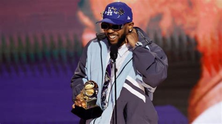 
Derion Kendrick Height, Weight, Net Worth, Age, Birthday, Wikipedia, Who, Nationality, Biography 