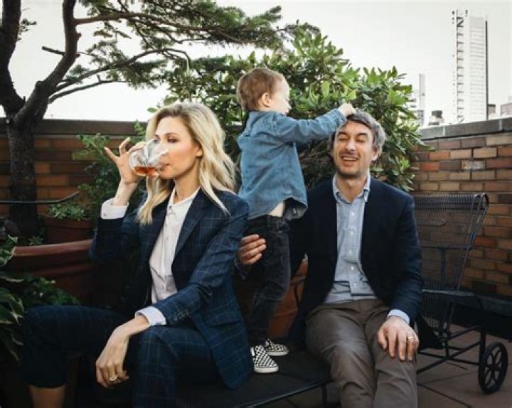 Desi Lydic Height, Weight, Net Worth, Age, Birthday, Wikipedia, Who, Nationality, Biography