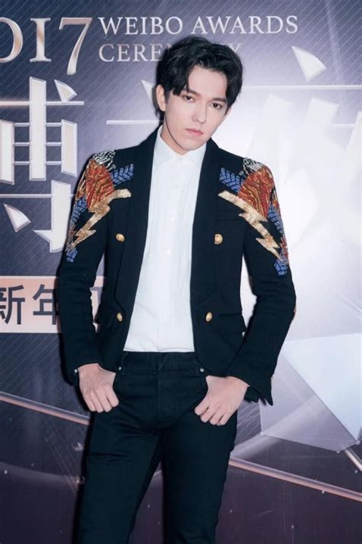 Dimash Kudaibergen Height, Weight, Net Worth, Age, Birthday, Wikipedia, Who, Nationality, Biography