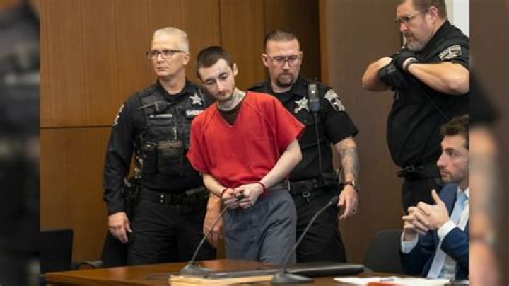 
Does Highland Park Shooter Robert Crimo Have A Girlfriend? 