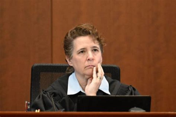 
Does Judge Penney Azcarate Have a Wife or Husband? 