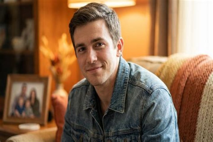 Edward Roy McHale Height, Weight, Net Worth, Age, Birthday, Wikipedia, Who, Nationality, Biography