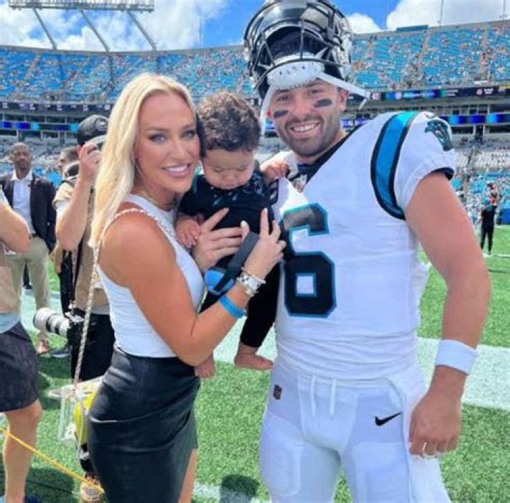 Emily Wilkinson Height, Weight, Net Worth, Age, Birthday, Wikipedia, Who, Instagram, Biography