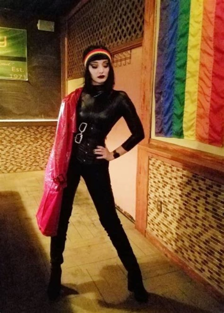 Emma Dumont Height, Weight, Net Worth, Age, Birthday, Wikipedia, Who, Instagram, Biography