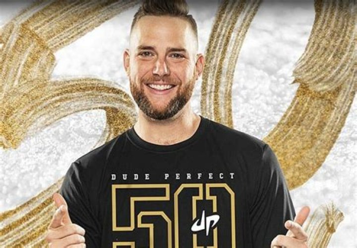 
Eoin Cody Height, Weight, Net Worth, Age, Birthday, Wikipedia, Who, Nationality, Biography 