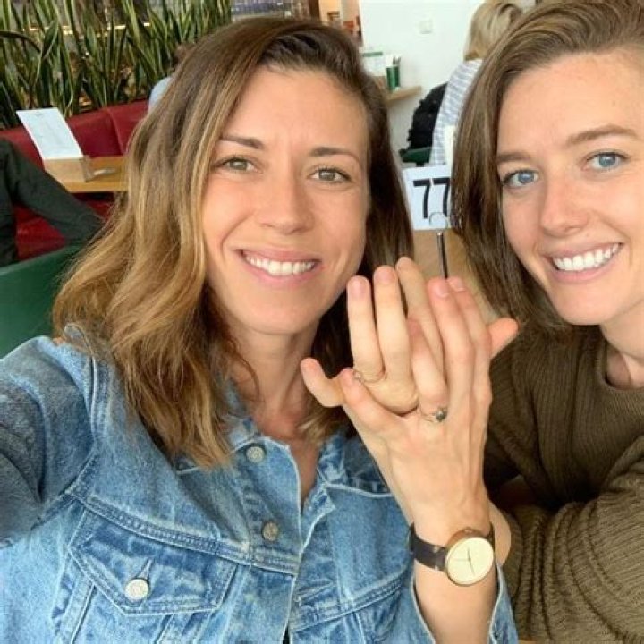 
Erin Burns Wife Anna Jane Is A Teacher And Fulltime Mother 