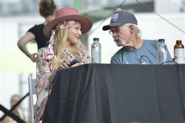 Etienne Kilcher Height, Weight, Net Worth, Age, Birthday, Wikipedia, Who, Instagram, Biography