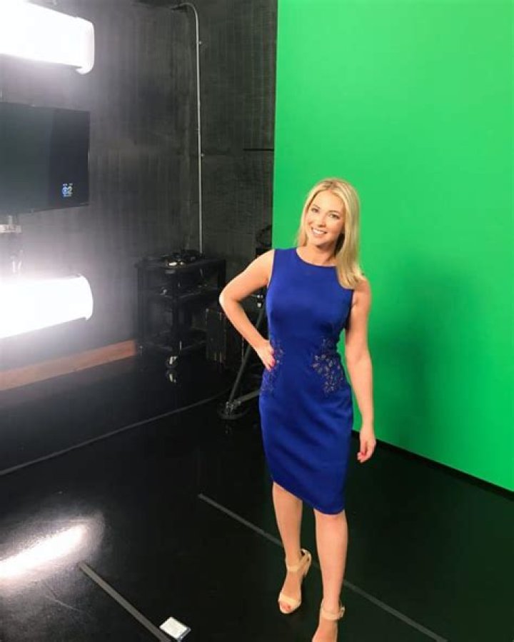 
Evelyn Taft (CBSLA & KCAL9) Wiki: Age, Salary. Pregnant? 